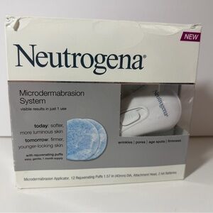 Neutrogena Microdermabrasion System Kit w/ 5 Rejuvenating Puffs Open Box Discon.